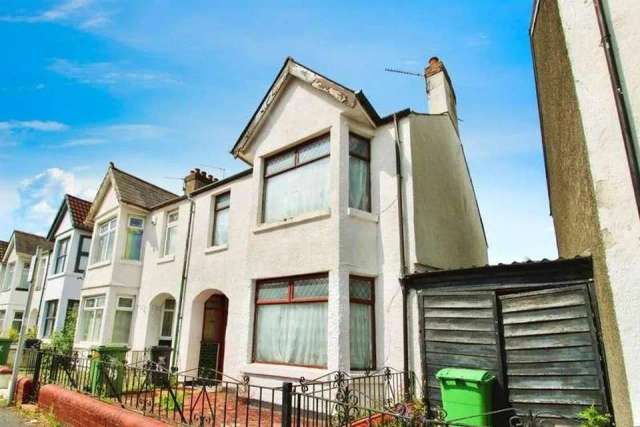 3 bedroom terraced house for sale