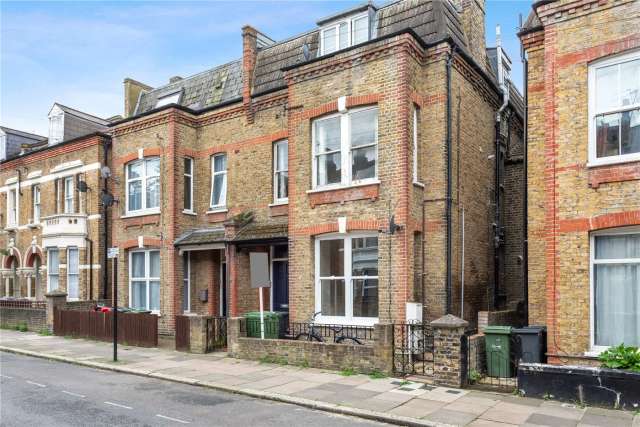 2 bedroom flat/apartment in London