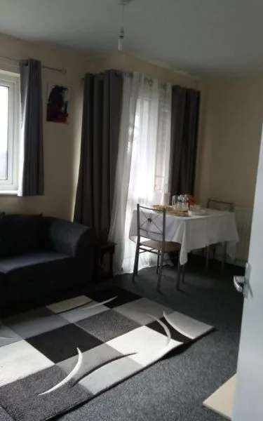 Flat For Rent in Metropolitan Borough of Solihull, England