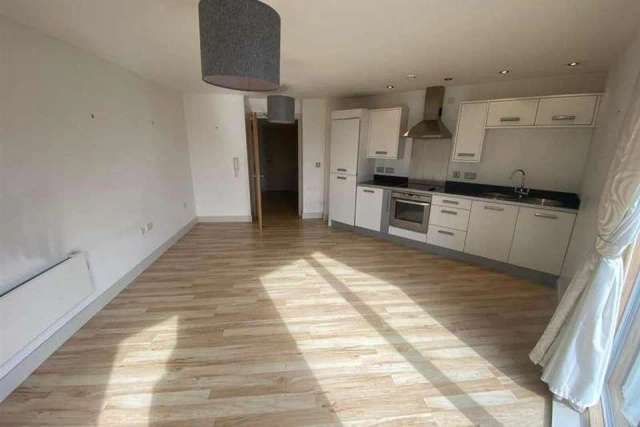 2 bedroom flat for sale