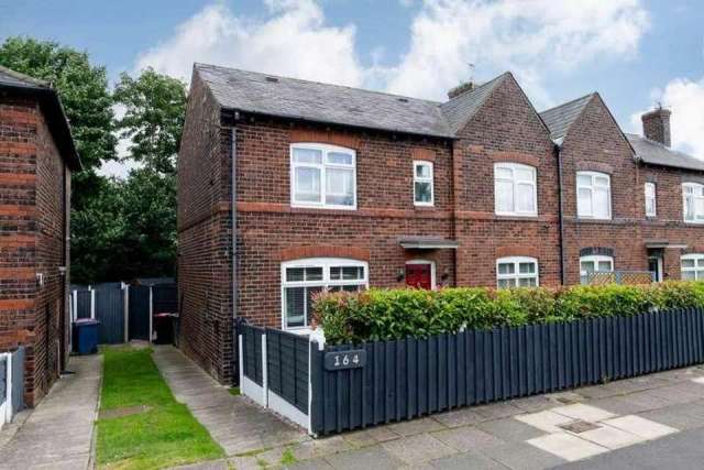 4 bedroom semi-detached house for sale