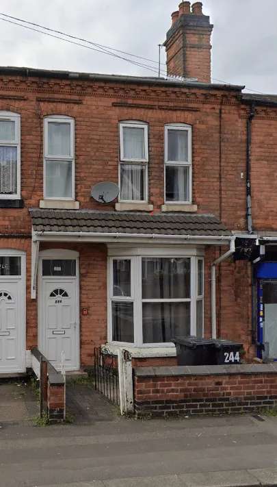 3 bedroom terraced house for sale