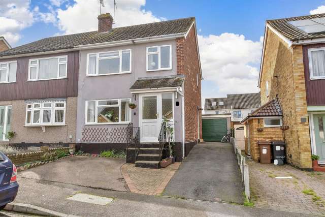 3 bedroom semi-detached house for sale