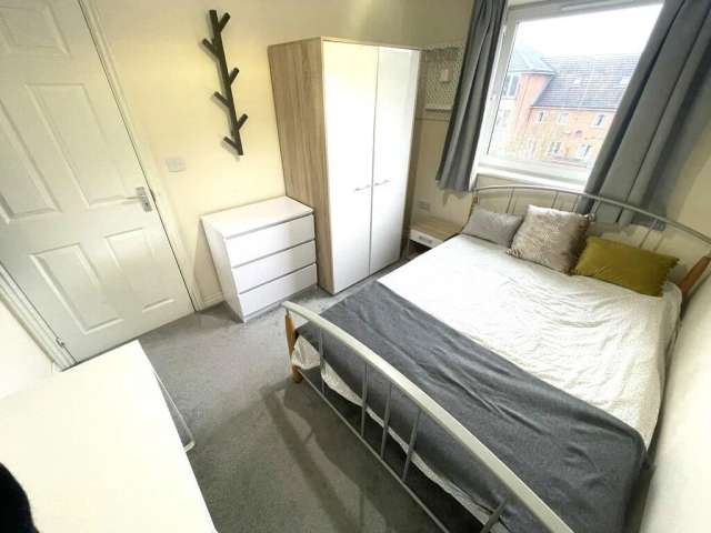 House For Rent in Reading, England