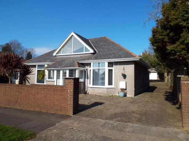 4 bedroom detached bungalow for sale