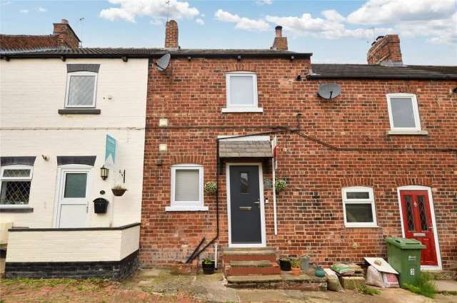 2 bedroom terraced house for sale