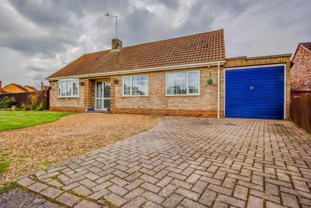 3 bedroom detached bungalow for sale