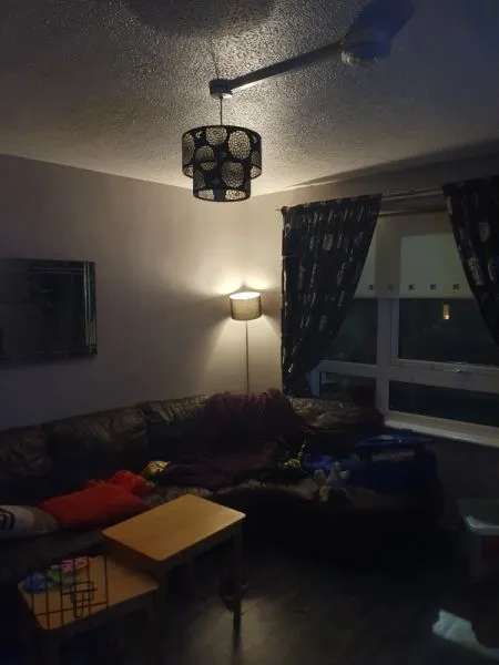 Flat For Rent in Cwm-y-glo, Wales