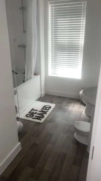 Flat For Rent in Maidstone, England