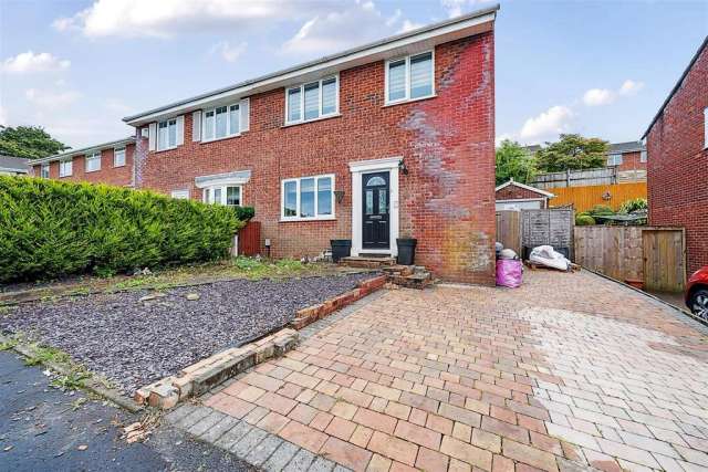 3 bedroom semi-detached house for sale