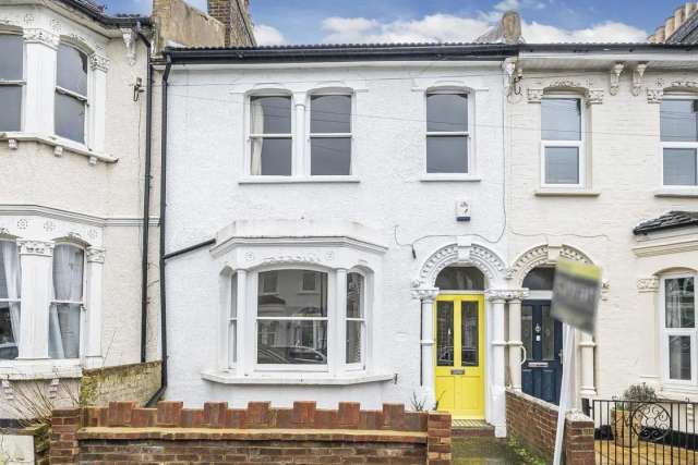 House Under Offer in London, England