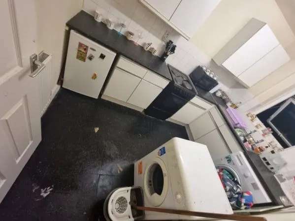 Flat For Rent in Bradford, England