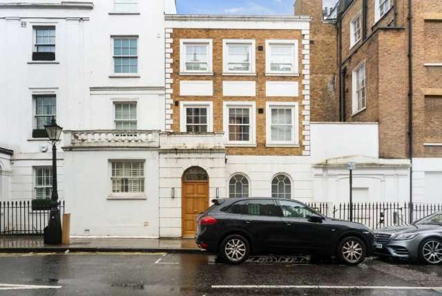 House For Sale in City of Westminster, England