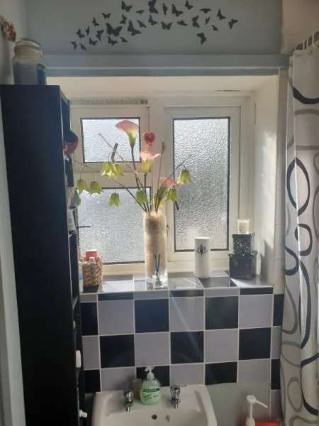 Flat For Rent in Reigate and Banstead, England