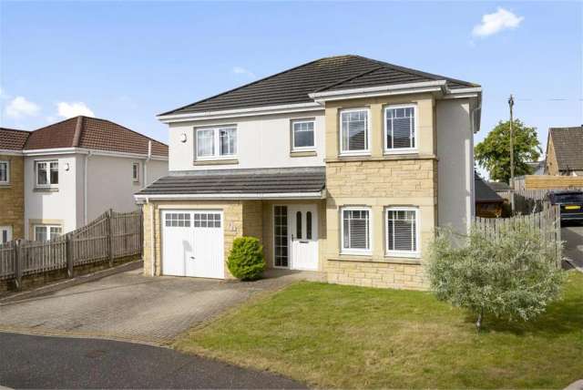 4 Bed House - Detached with 1 Reception Room