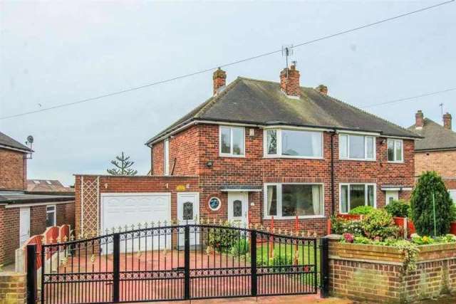 3 bedroom semi-detached house for sale