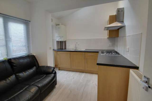 1 bedroom ground floor flat to rent