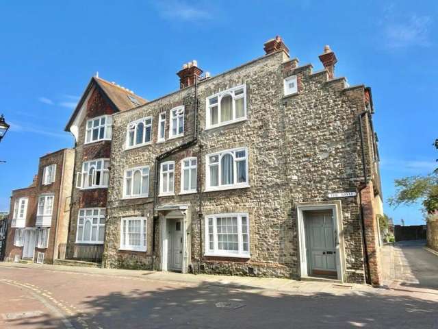 1 bedroom  Flat for sale, Folkestone, Kent, CT20