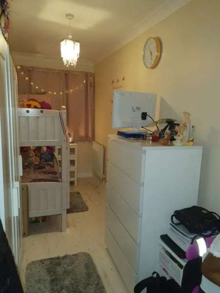 Flat For Rent in Guildford, England