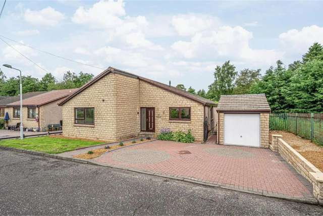 3 Bed Bungalow - Detached with 1 Reception Room