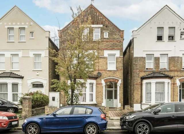 Studio For Sale in London, England