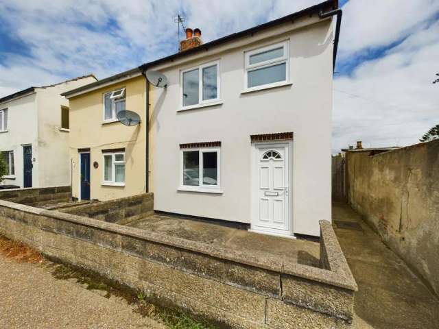 2 bedroom semi-detached house for sale