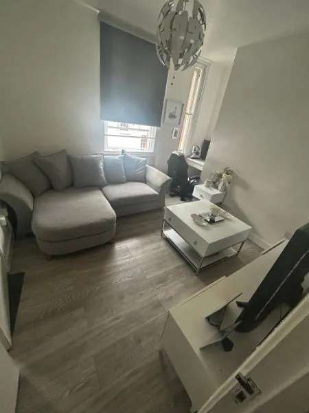 Flat For Rent in Stoke-on-Trent, England