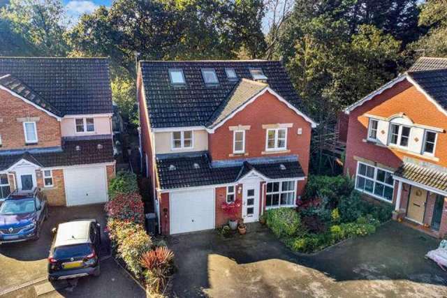 5 bedroom detached house for sale