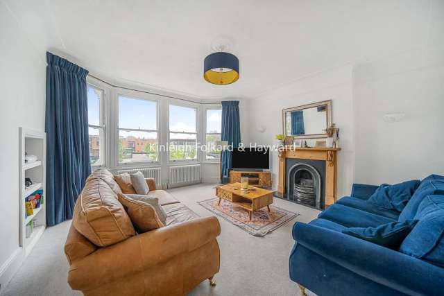 Flat Under Offer in London, England