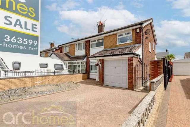 3 bedroom semi-detached house for sale