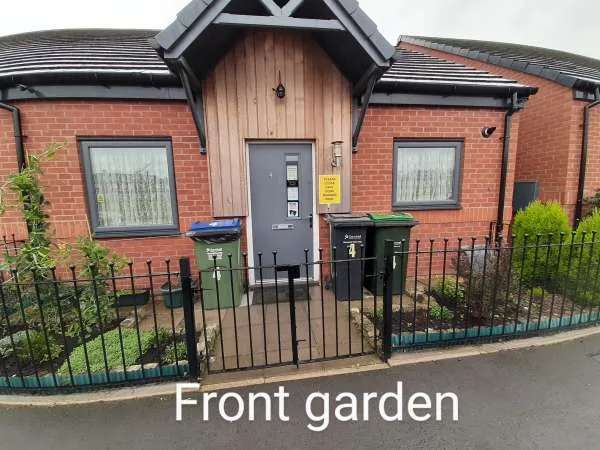 Bungalow For Rent in Sandwell, England