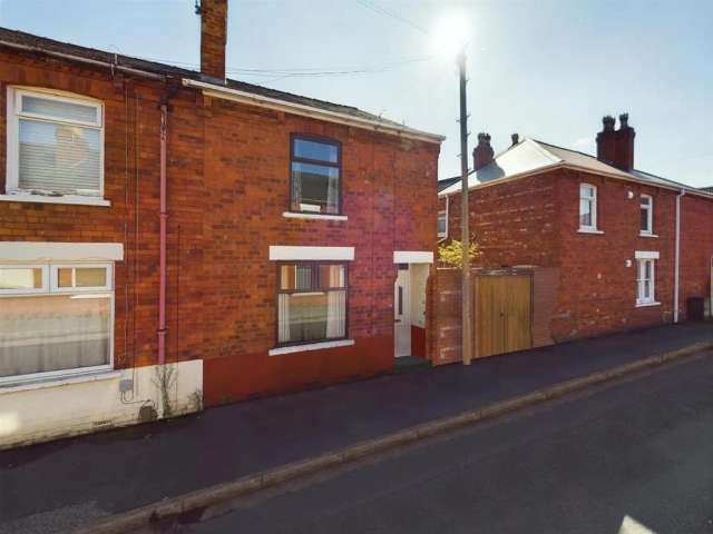 2 bedroom end of terrace house for sale