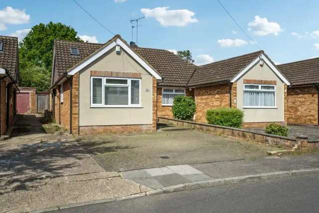 4 bedroom semi-detached bungalow for sale