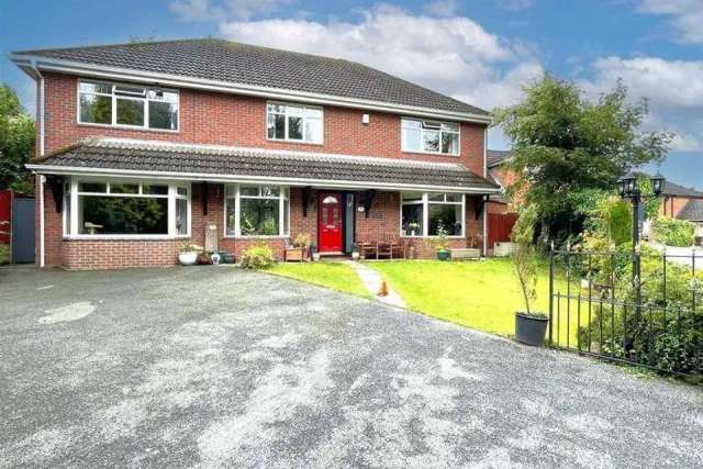 4 bedroom detached house for sale