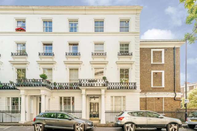 Flat Under Offer in City of Westminster, England