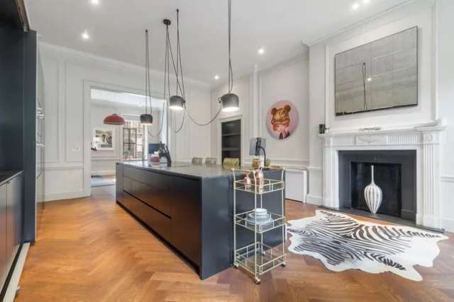 Flat for sale in Devonshire Place, London W1G