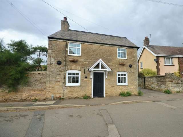 Cottage For Rent in Gretton, England