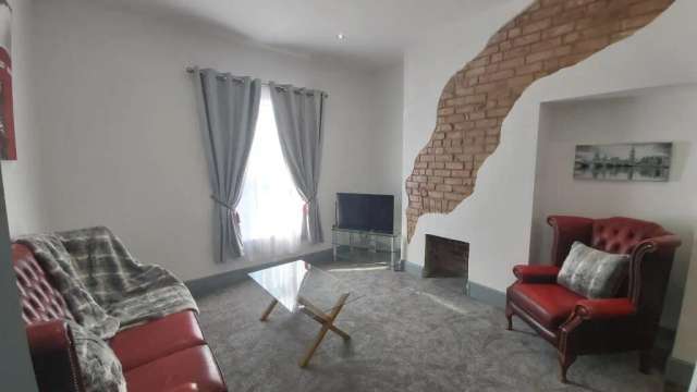 Flat For Rent in Hull, England