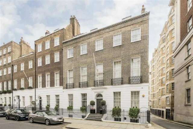 Flat For Sale in City of Westminster, England