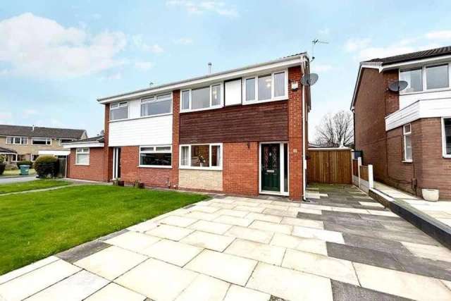 3 bedroom semi-detached house for sale