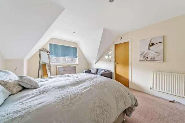 3 bed flat for sale