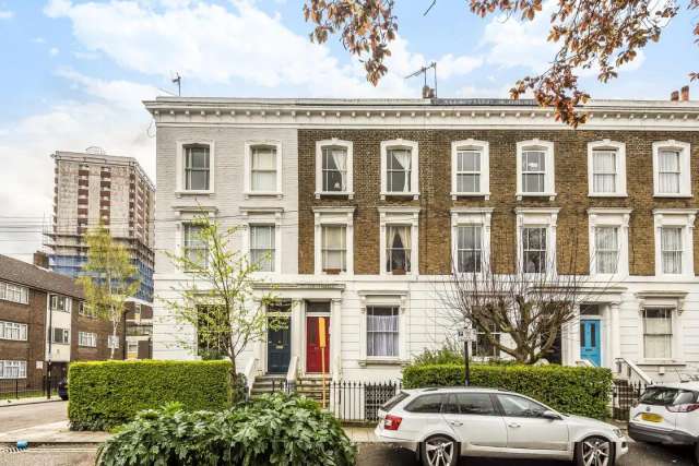 Flat Under Offer in London, England