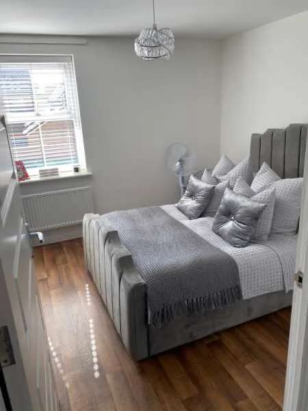 Flat For Rent in Southend-on-Sea, England