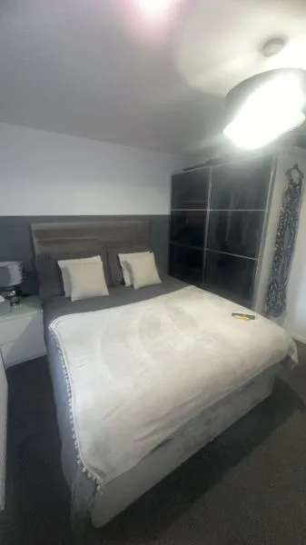 Flat For Rent in Metropolitan Borough of Solihull, England