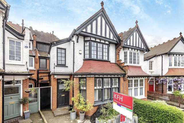 House Under Offer in London, England