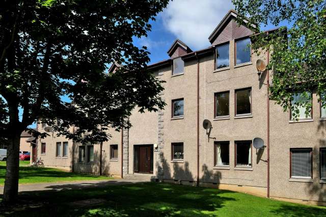 Flat For Rent in Inverurie, Scotland