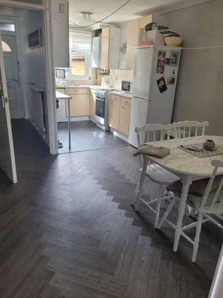 House For Rent in Guildford, England