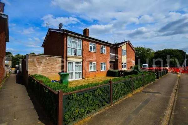 Flat For Rent in Peterborough, England