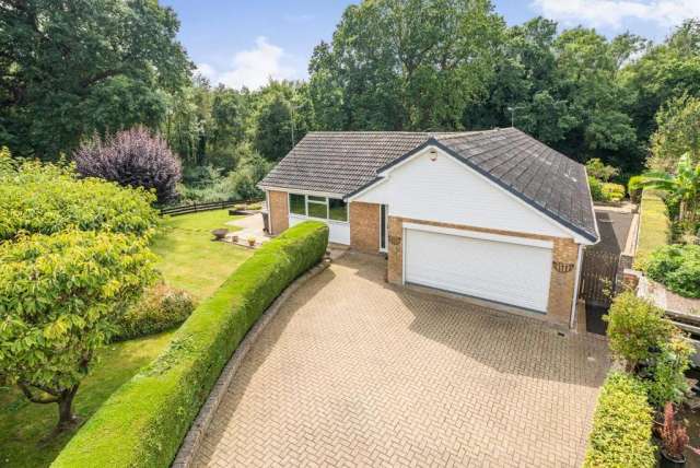 3 bedroom detached bungalow for sale