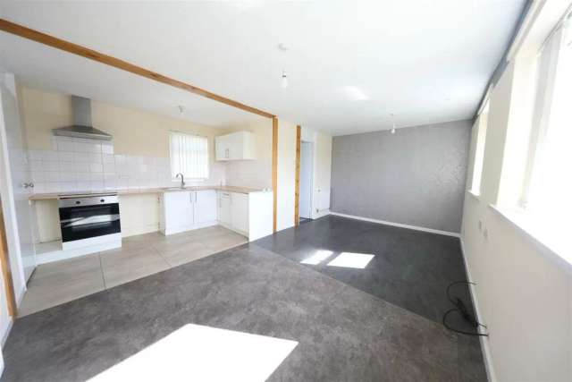 Flat For Rent in Hull, England